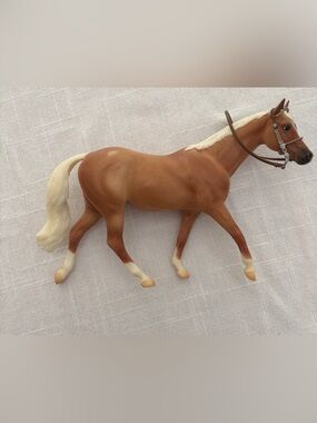 Breyers Horses Classics Series #616 Appendix Palimino Roan w Bridle